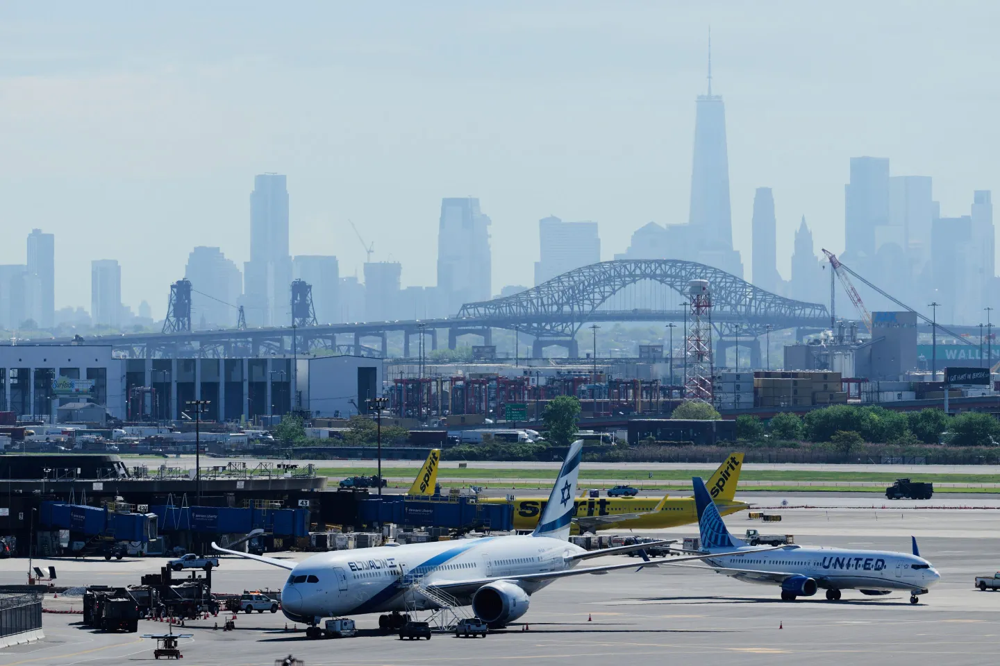 FAA says controller shortage and tech issues mean Newark airport flight limits will extend into June