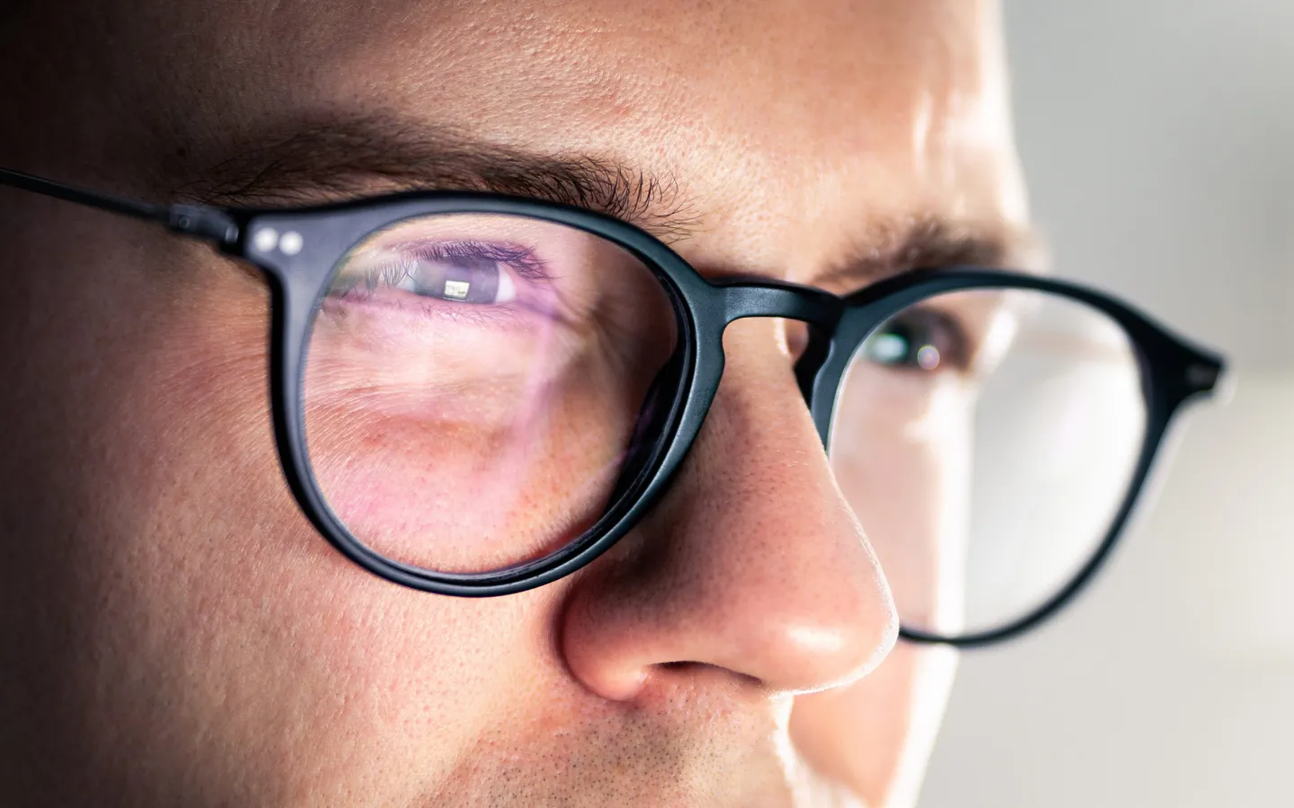 What happens to your brain when you work too many hours, according to new research