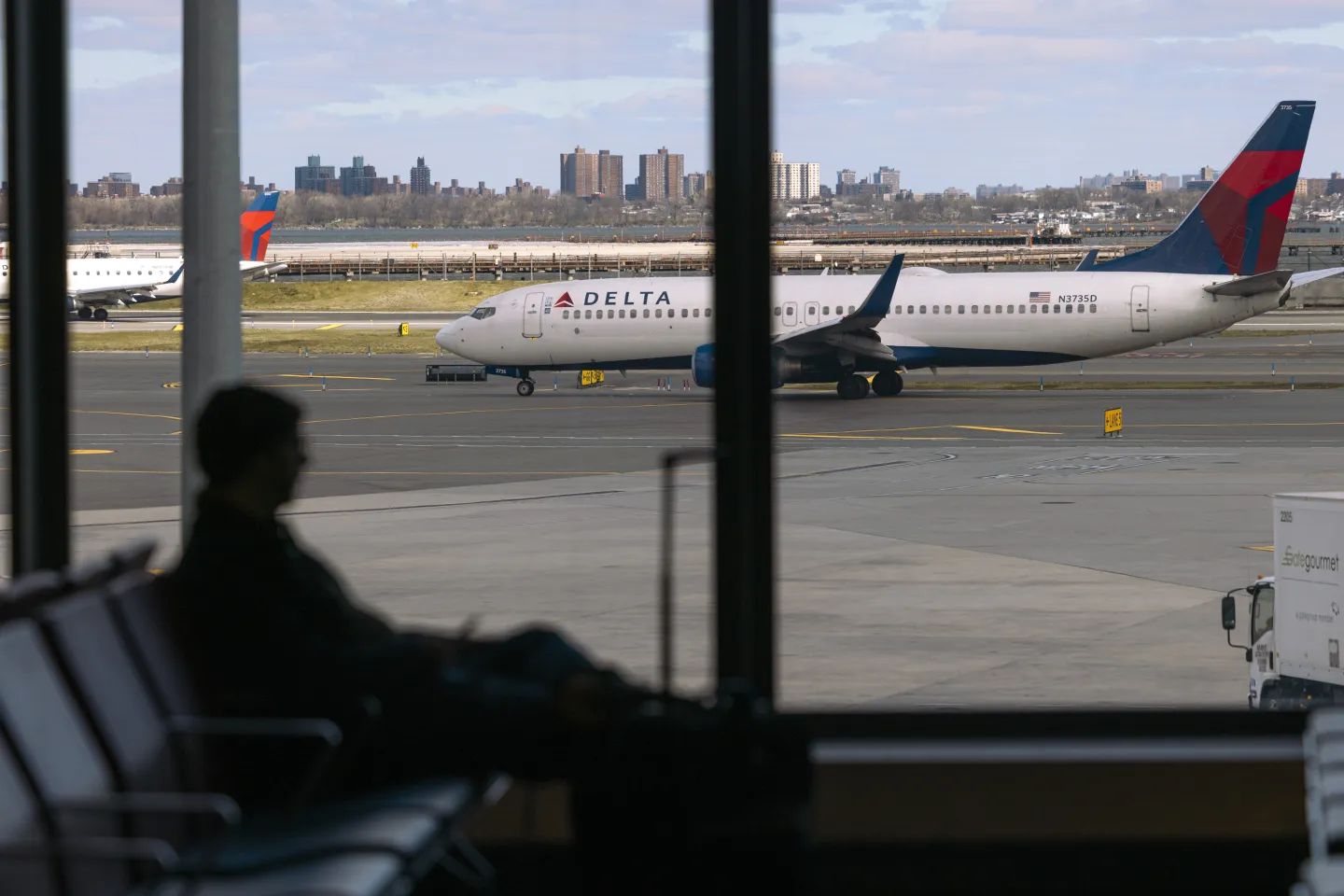 Delta drops ‘basic economy’ label in rework of fare categories