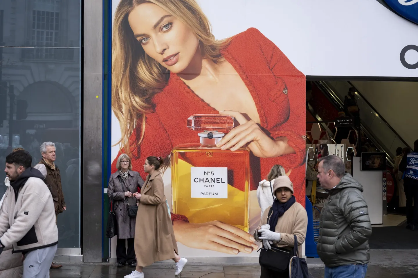 Chanel’s profits plunge 28% as global turbulence threatens the luxury giant’s pricing power